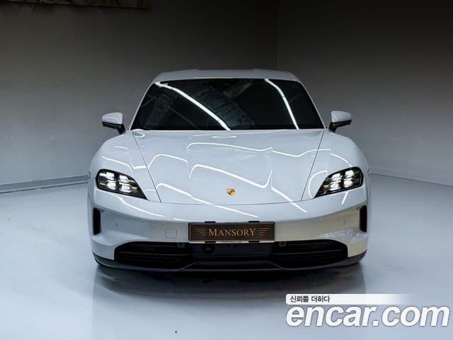 Porsche Taycan 3