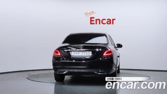Mercedes-Benz C-Class W205 4