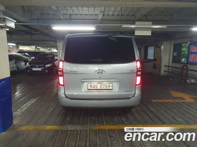 Hyundai The New Grand Starex 3