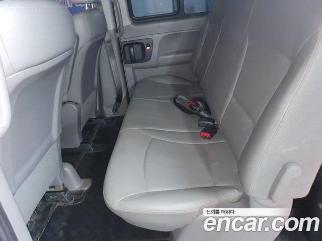 Hyundai The New Grand Starex 4
