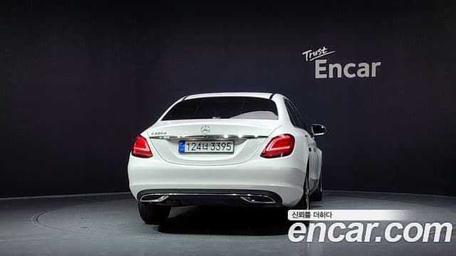 Mercedes-Benz C-Class W205 4