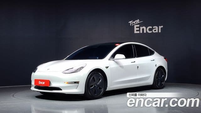 Tesla Model 3 1