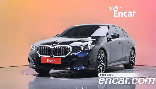 BMW 5 Series (G60)