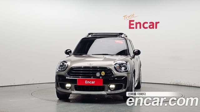 MINI Cooper Countryman 2