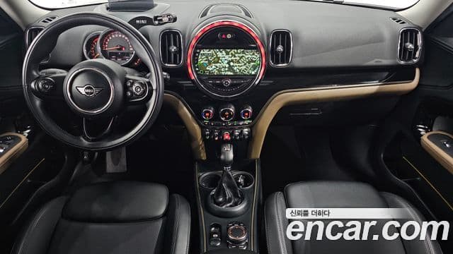 MINI Cooper Countryman 4