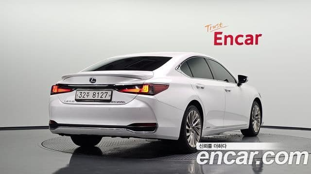 Lexus ES300h 7th Gen 2