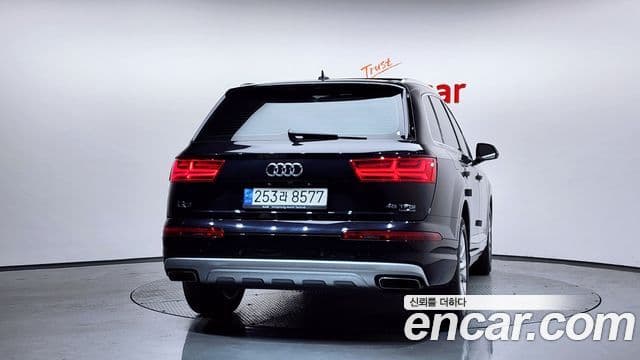Audi Q7 (4M) 3