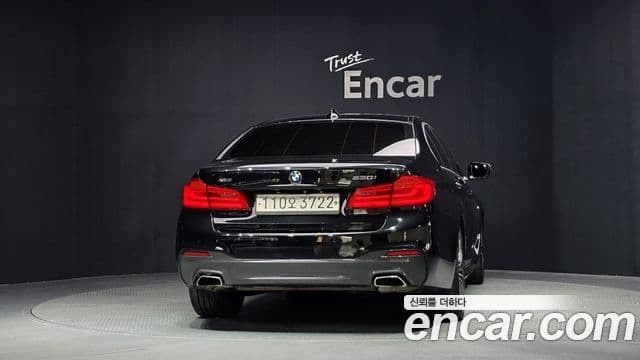 BMW 5 Series (G30) 4