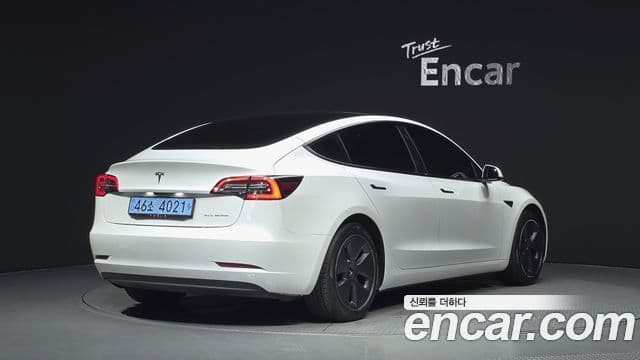 Tesla Model 3 2