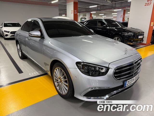 Mercedes-Benz E-Class W213 4