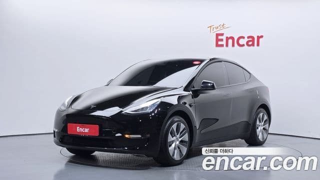 Tesla Model Y 1