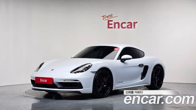 Porsche 718 Cayman 1
