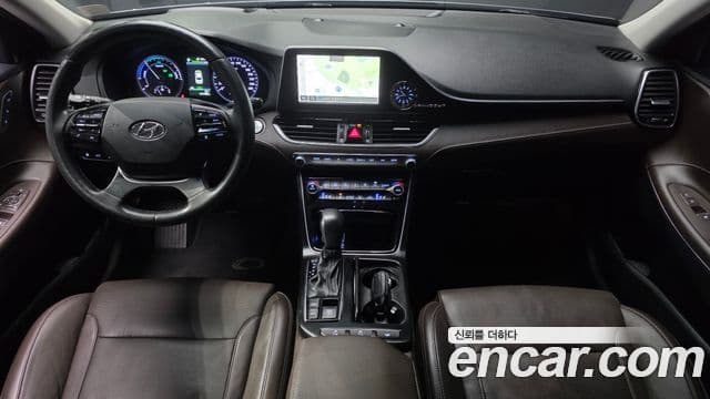 Hyundai Grandeur IG Hybrid 4