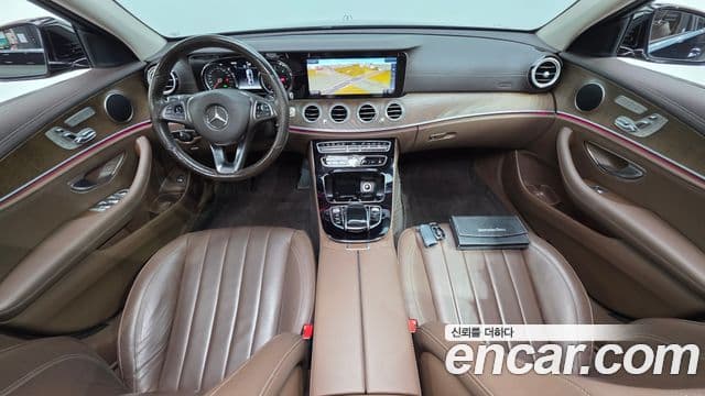 Mercedes-Benz E-Class W213 4