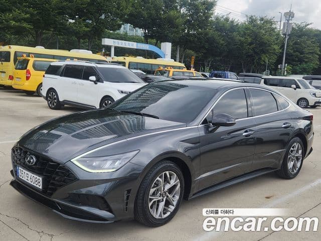 Hyundai Sonata (DN8) 1