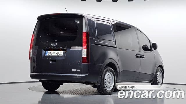 Hyundai Staria 2