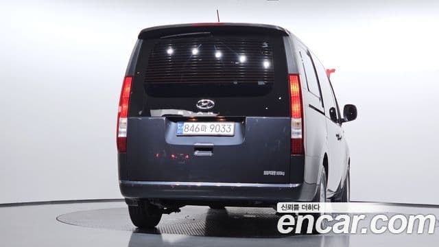 Hyundai Staria 4