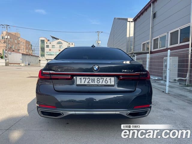 BMW 7 Series (G11) 4