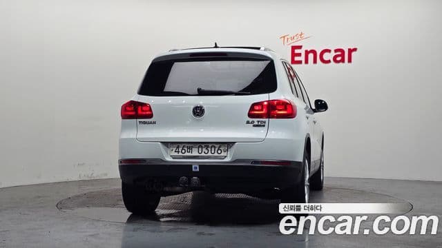Volkswagen New Tiguan 4