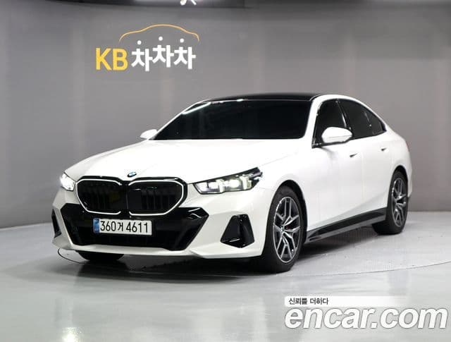 BMW 5 Series (G60)