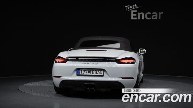 Porsche 718 Boxster 3