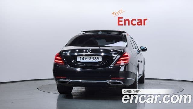 Mercedes-Benz S-Class W222 4