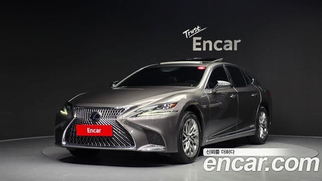 Lexus LS500h 5th Gen — 1