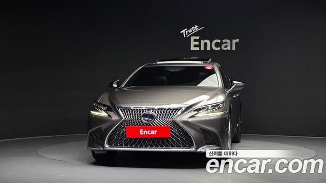 Lexus LS500h 5th Gen 2