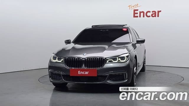 BMW 7 Series (G11) 3