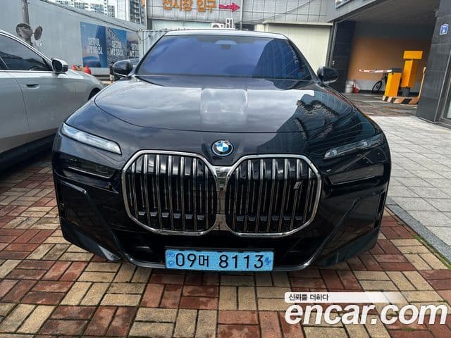 BMW i7 (G70)