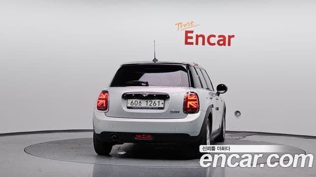 MINI Cooper 4