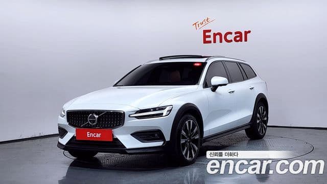 Volvo V60 Cross Country 2nd Gen 1