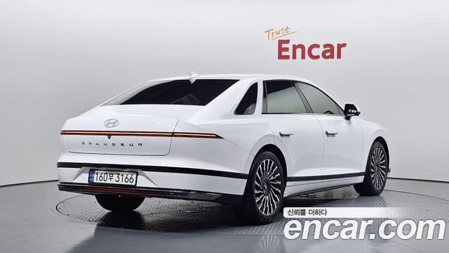 Hyundai Grandeur Hybrid (GN7) 2