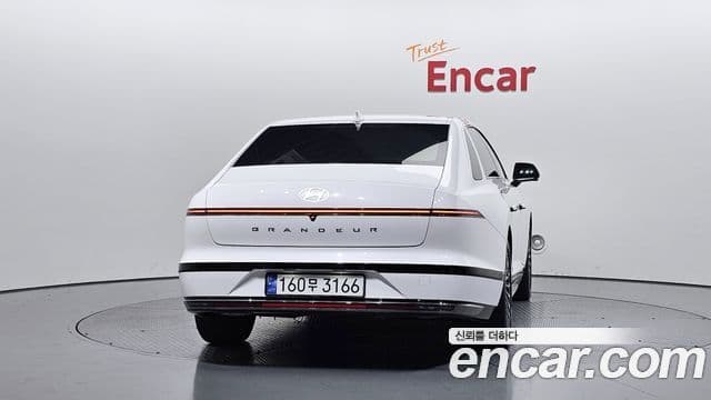 Hyundai Grandeur Hybrid (GN7) 4