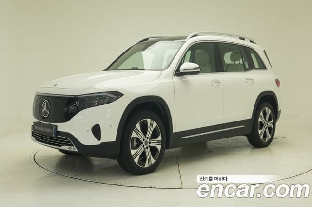 Mercedes-Benz EQB X243