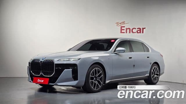 BMW 7 Series (G70)