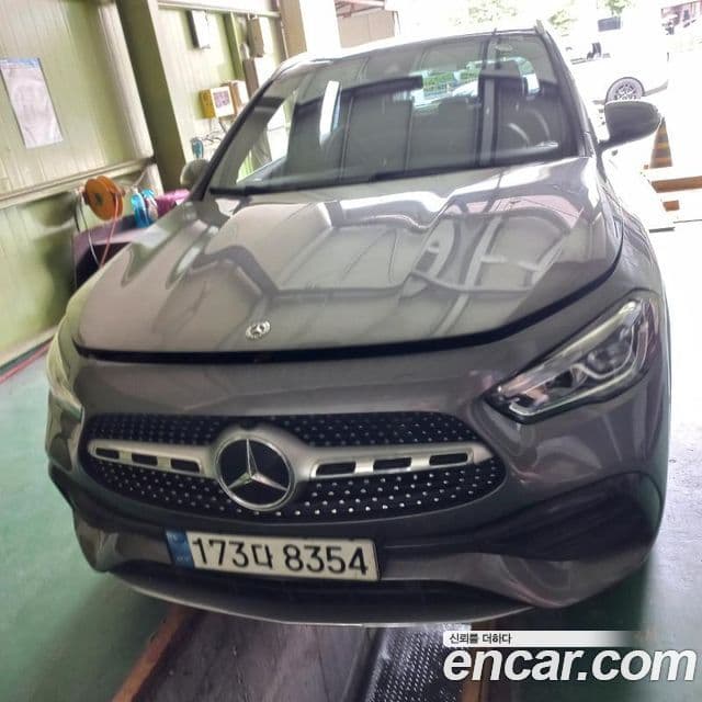 Mercedes-Benz GLA-Class H247