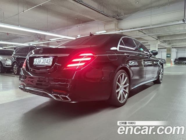 Mercedes-Benz S-Class W222 4