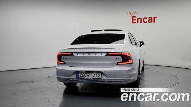 Volvo S90 4