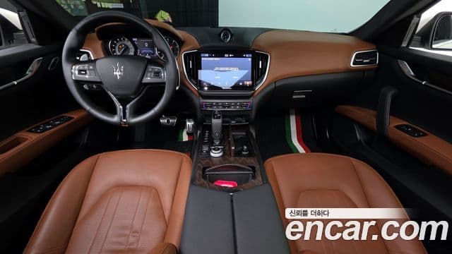 Maserati Ghibli 4