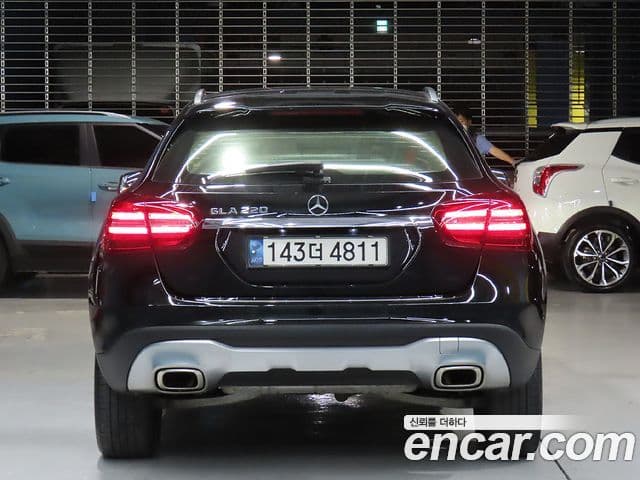 Mercedes-Benz GLA-Class X156 3