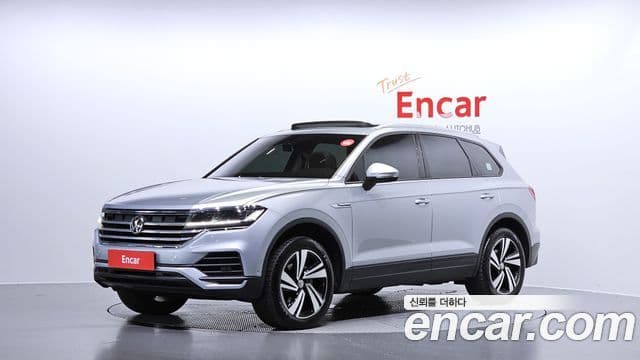Volkswagen Touareg 3rd Gen 1