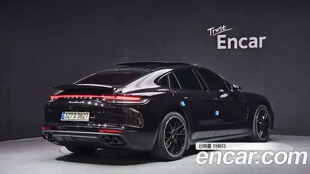 Porsche Panamera (971) 2