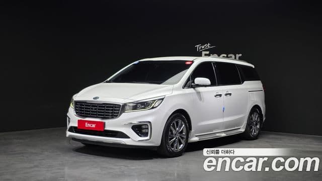 Kia The New Carnival — 1
