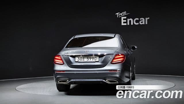 Mercedes-Benz E-Class W213 3