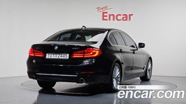 BMW 5 Series (G30) 2