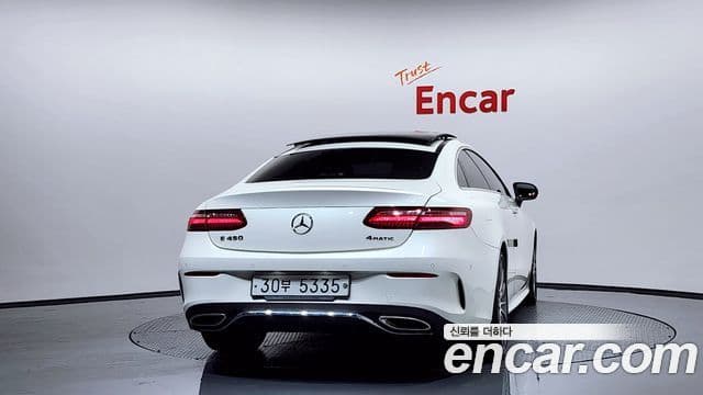 Mercedes-Benz E-Class W213 4
