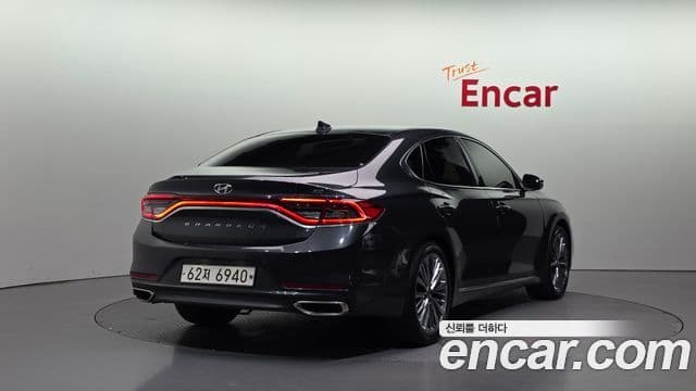 Hyundai Grandeur IG 2