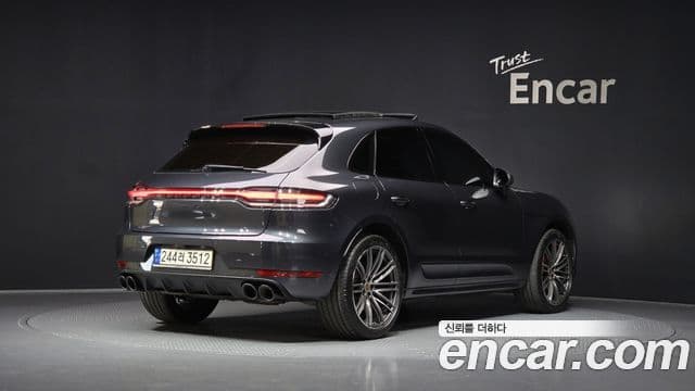 Porsche Macan 2