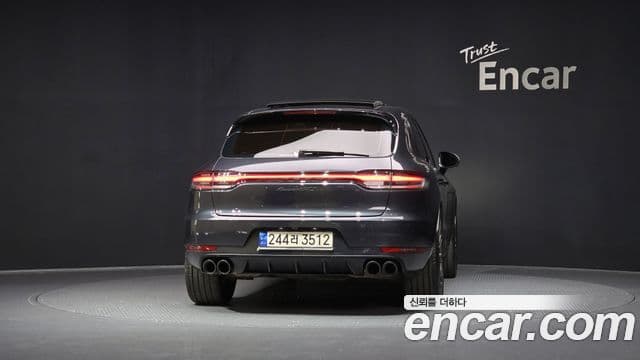Porsche Macan 4